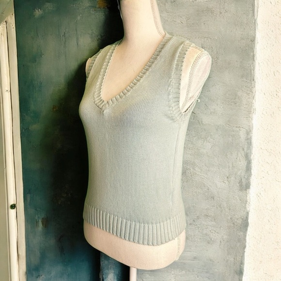NWOT Brandy Melville Mia Sweater Vest Tank in Sage Green Size XS/Small - Picture 7 of 11